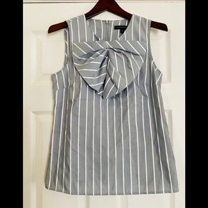 CUTE BANANA REPUBLIC SLEEVELESS TOP